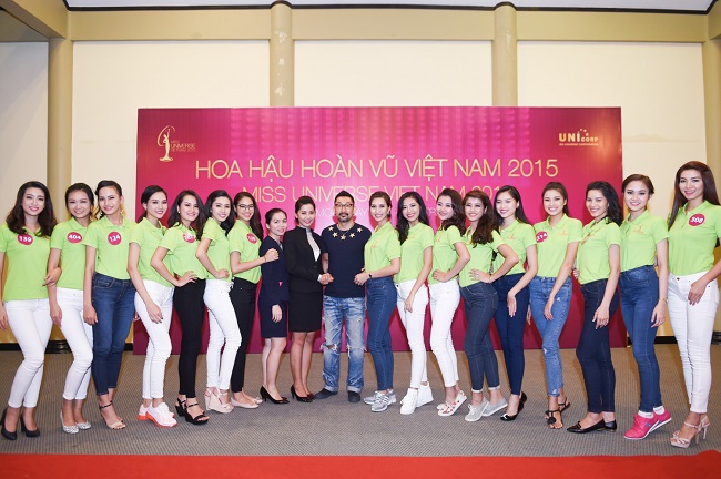 Dàn người đẹp Hoa hậu hoàn vũ 2015 xinh tươi học trang điểm